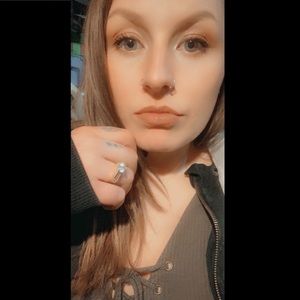 Meet your Posher, Charlotte